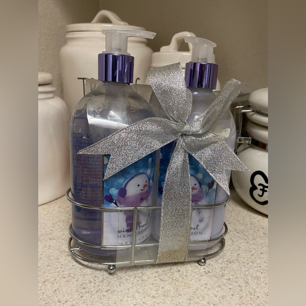 New Simple Pleasures Winter Frost Bath & Body Set | Bundle